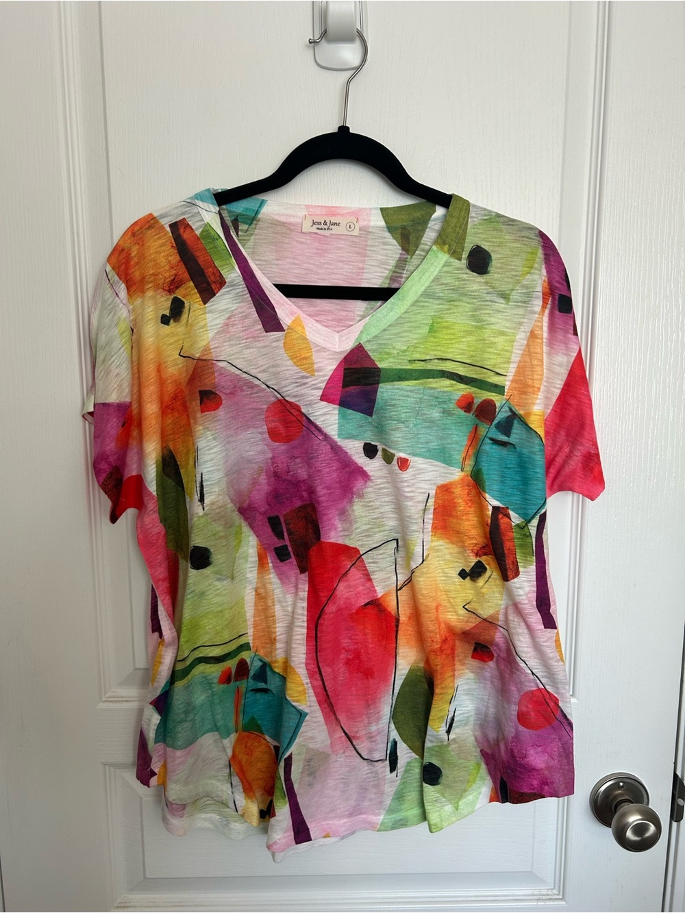 Jess & Jane Multicolor Abstract V-Neck Short Sleeve Tee